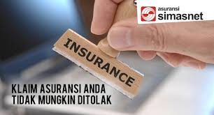 Tips Memilih Perusahaan Asuransi Mobil Terbaik   Asuransi atau yang kerap juga disebut dengan pertanggungan ini merupakan salah satu perlindungan yang kerap dijadikan pilihan oleh banyak orang untuk melindungi finansialnya. Saat ini ada banyak produk perlindungan yang bisa kita jadikan sebagai pilihan salah satu diantaranya adalah asuransi mobil all risk yang mampu memberikan jaminan yang baik untuk finansial setiap orang. Ada banyak keunggulan yang bisa kita rasakan dalam melindungi sebuah kendaraan melalui asuransi. Bagi anda yang tertarik, kini akan saya paparkan beberapa tips bermanfaat dalam memilih sebuah perusahaan asuransi terbaik agar kendaraan yang anda miliki bisa dilindungi oleh pihak yang tepat dengan pelayanan yang lebih baik.   1 . Usahakanlah untuk memilih sebuah perusahaan yang menyediakan berbagai macam produk asuransi agar bisa anda jadikan sebagai pilihan. Semakin banyak produk asuransi yang ditawarkan, maka anda pun akan semakin mudah untuk menyesuaikannya dengan kebutuhan dan alokasi dana yang anda miliki saat ini. Selain itu, pilihlah produk asuransi mobil all risk yang mampu melindungi anda dari berbagai macam kerugian sekaligus. Beberapa kerugian yang dilindunginya tersebut diantaranya seperti kerugian akibat kehilangan, kerusakan dan beberapa perlindungan lainnya yang bisa anda jadikan sebagai pilihan jaminan yang tepat untuk mobil kesayangan anda.   2 . Pilihlah perusahaan yang sudah memiliki reputasi yang tinggi bagi setiap orang. Reputasi ini bisa anda nilai sendiri dari rekomendasi setiap orang yang telah berpengalaman. Saat ini mencari rekomendasi dan referensi sangat mudah sekali baik dari teman terdekat, keluarga maupun melalui internet yang saat ini sudah digunakan sebagai sarana informasi yang bisa kita akses dimana pun dan kapan pun juga. Rekomendasi merupakan salah satu hal yang penting juga untuk dapat anda ketahui.   Kedua cara di atas merupakan cara yang paling mendasar bagi setiap orang dalam memilih perusahaan asuransi yang sesuai dengan keinginannya. Salah satu rekomendasi perusahaan asuransi terbaik yang bisa anda jadikan sebagai pilihan adalah Simasnet yang menawarkan berbagai macam produk perlindungan terbaik. Semoga pemaparan artikel ini bisa anda jadikan sebagai referensi yang bermanfaat.