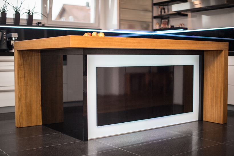 Kitchen island by Srecko Vukina