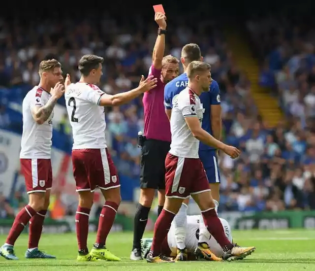 [Video Highlight] Chelsea 2 - 3 Burnley (Premier League 2017/18)