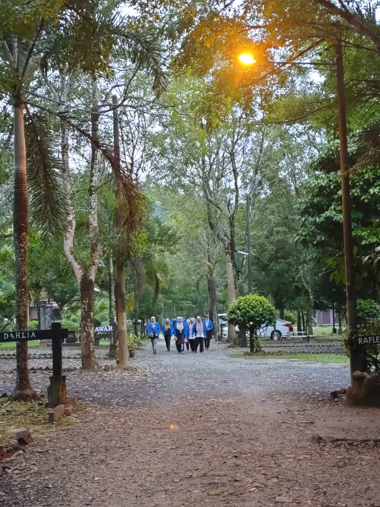 tempat riadah, tapak camping, resort bercuti, bercuti tepi sungai, bercuti resort kampung