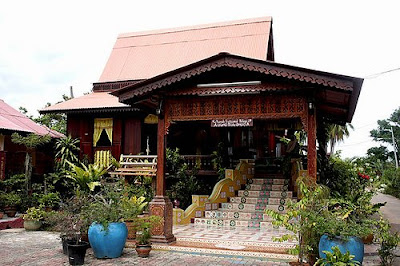 Melayu on The Traditional Malay House In Malacca Is Called Rumah Melayu Melaka