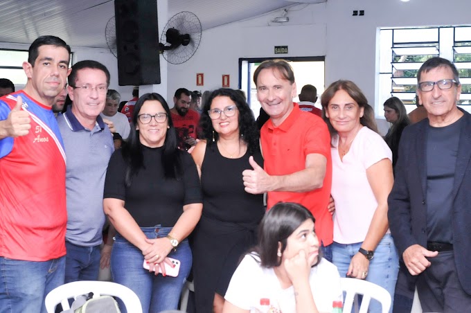 Clube Onze Unidos comemora 51 anos com casa lotada