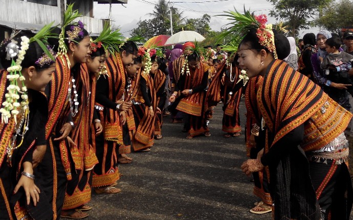 Tari Bines Tarian Dari Gayo Lues Kamera Budaya