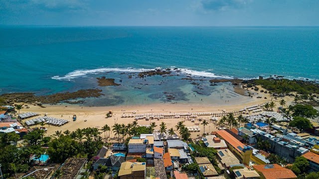 Justiça determina desocupação imediata de 17 imóveis situados em área de risco em região turística da Bahia