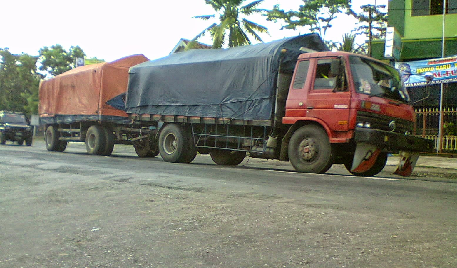 Truck Gandeng 