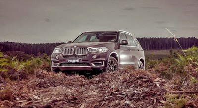 Komparasi BMW X5 vs. Range Rover Sport