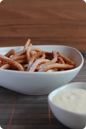 Sweet Fries oder auch: Krapfen-Pommes schwarz-weiß