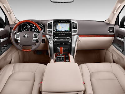 2013 Toyota Land Cruiser interior Picture