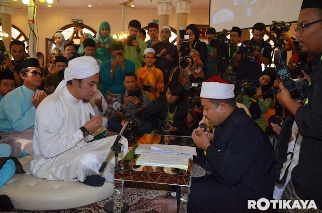 gambar majlis kahwin puteri sarah liyana, majlis kahwin syamsul yusof dan puteri sarah liyana, syamsul yusof selaman ijabkabul dengan puteri sarah, majlis nikah puteri sarah liyana, majlis nikah syamsul yusof dan puteri sarah liyana, gambar majlis kahwin artis