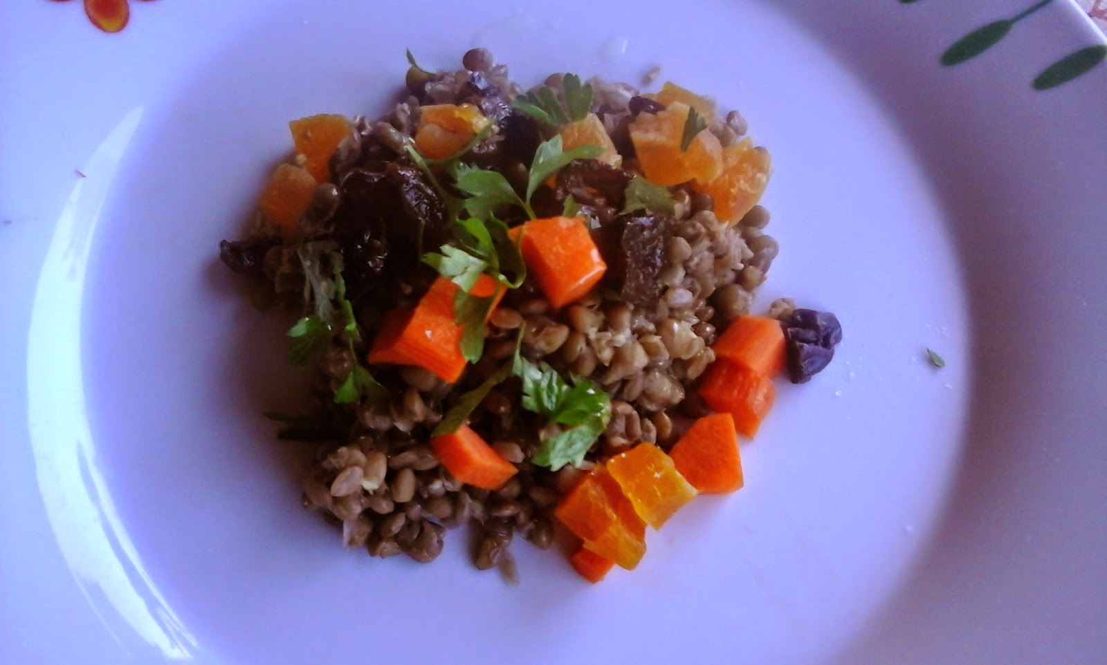 Ensalada de lentejas con frutas secas. Receta