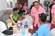 Kunjungi Kota Palu, Ketua Pembina YKB Yuliati Sigit Prabowo Gelar Bakti Sosial dan Bakti Kesehatan