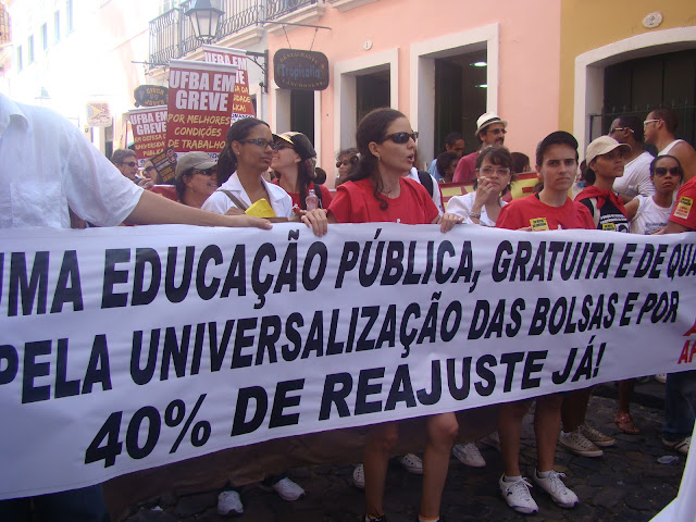 Um 2 de Julho de muitos protestos