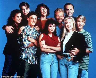 BARRADOS NO BAILE (Beverly Hills 90210)