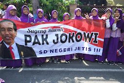 SDN Jetis Ikut Menyambut Presiden Jokowi