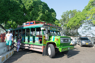 chiva bus cartagena indias