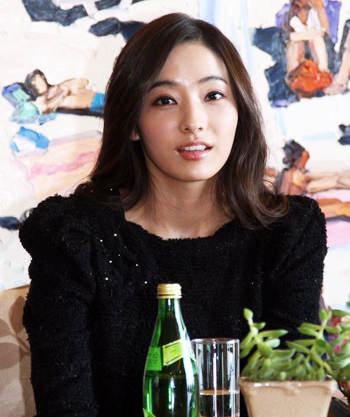 Actress Han Chae Young will take a leap to develop herself from Hallyu star