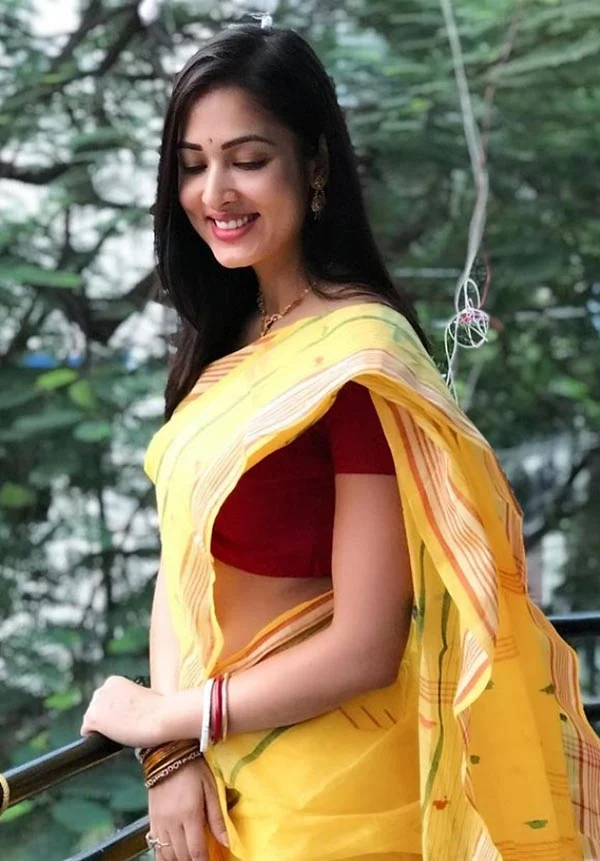 Vidisha Srivastava hot saree actress