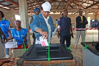 reuters_liberia_sirleaf_votes