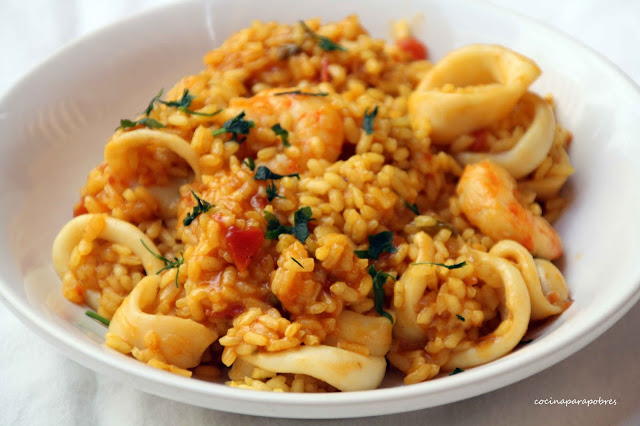 Arroz meloso con  calamares y gambas