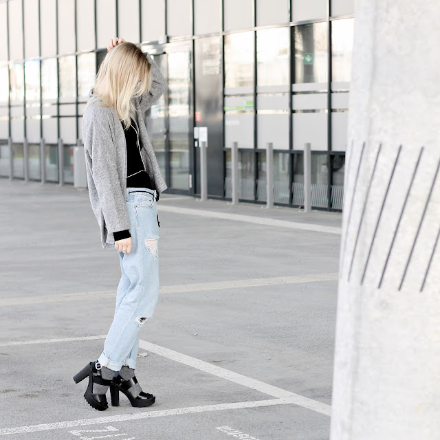 boyfriend jeans and grey wide fit blazer