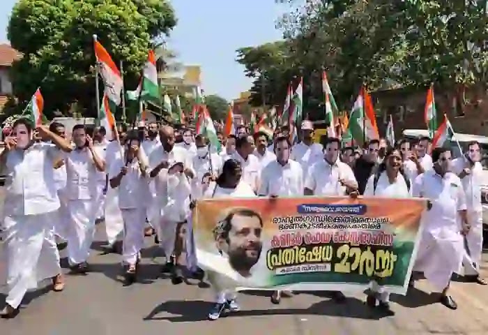 Clash in Kannur: About 15 Congress workers injured, Kannur, News, Politics, Clash, Congress, Injured, Hospital, Treatment, Kerala.