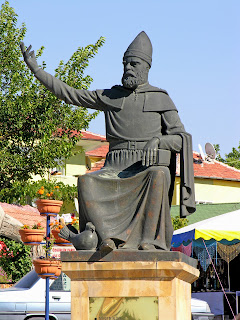 Hacı Bektaş heykeli