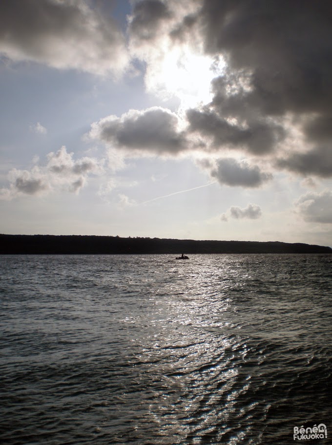 Kurima island from Maehama beach / 前は真ビーチから来間島。