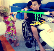 10 good things about having a broken leg (if you're a 7 year old boy.) (er)