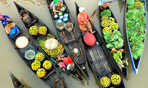 Chợ nổi trên sông ở Damnoen Saduak