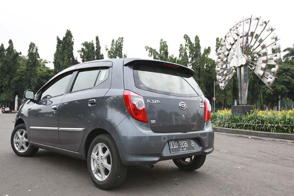 HARGA MOBIL  BEKAS  Harga mobil  bekas  Daihatsu Ayla  di 