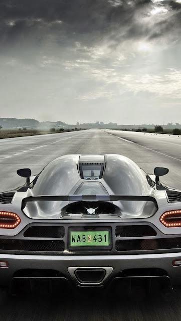 iPhone 5 Wallpaper - Koenigsegg Agera 2011 HDR