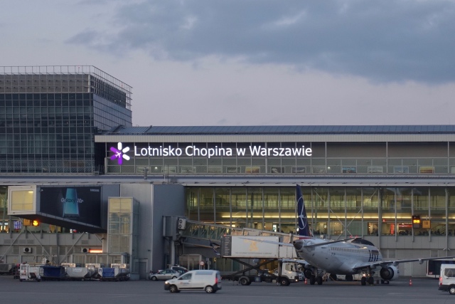 ワルシャワ ショパン空港のlotポーランド航空ビジネスラウンジ Polonez を紹介します リーマンマイラー家の楽しみ方