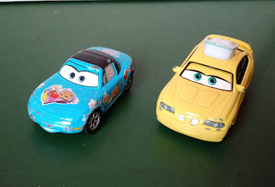 Miniatura de metal carros personagens do desenho carros Disney : dinoco mia (Mazda azul) 6cm R$ 20,00 ; (vendido Nurse GTO amarelo 7,5cm) R$  25,00