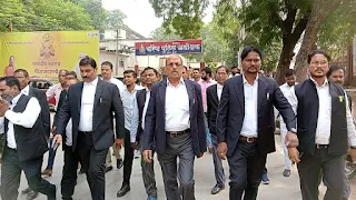 Jaunpur News : गाजियाबाद मामले को लेकर वकीलों ने किया हड़ताल | Naya Savera Network