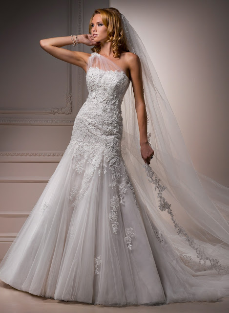 Lace-one-shoulder-wedding-dresses