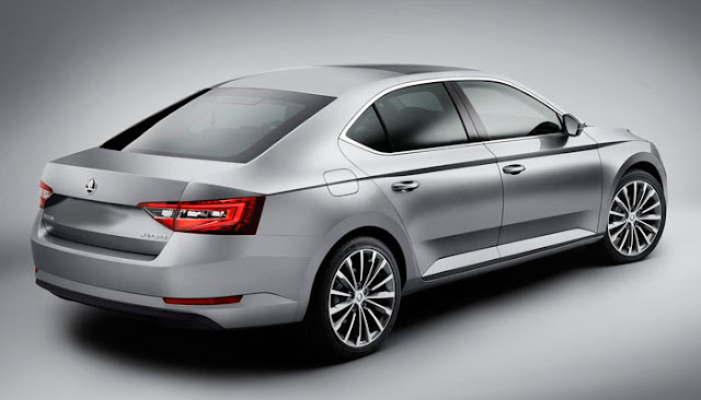 Skoda Superb Rear View