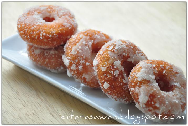 Kuih Keria / Malaysian Sweet Potato Donut ~ Resepi Terbaik