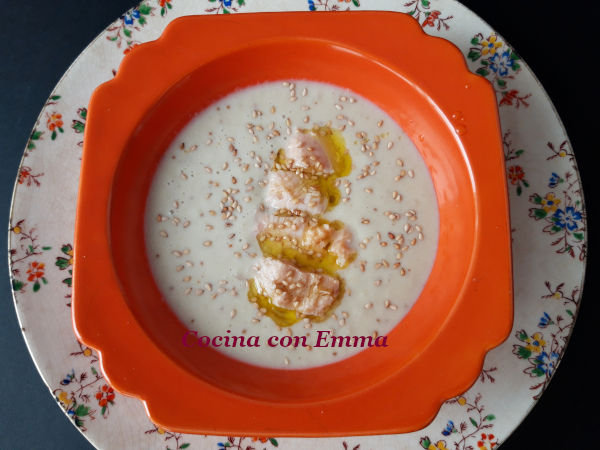 Crema fría de melón con salmón