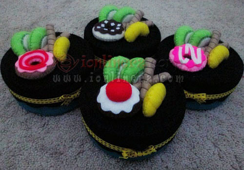 Jual Kotak / Sarung / Tempat Tisu, Toples Kue Flanel Set Karakter Kartun Donat