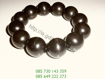 Gelang kayu, hitam