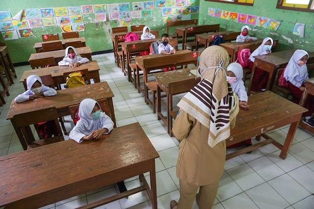 Kemendikbud Ristek : Kepala Sekolah dan Guru Wajib Tahu Saat PTM Terbatas Dimulai