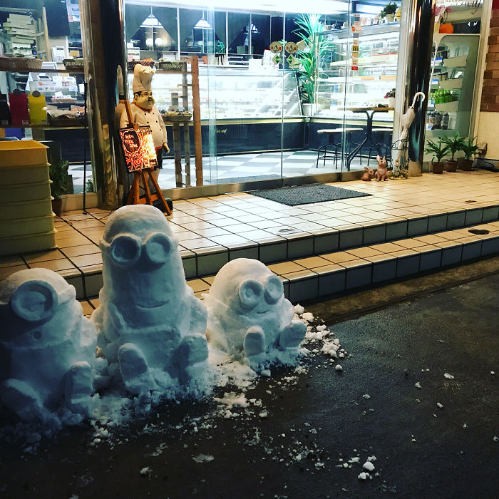 Mesmerizing Pictures Show How Heavy Snowfall In Japan Made People Creative