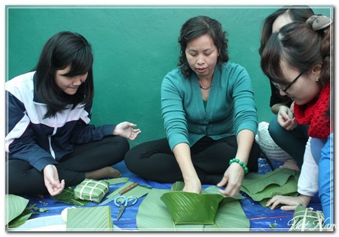 Giới trẻ học gói bánh chưng, Việt Nam