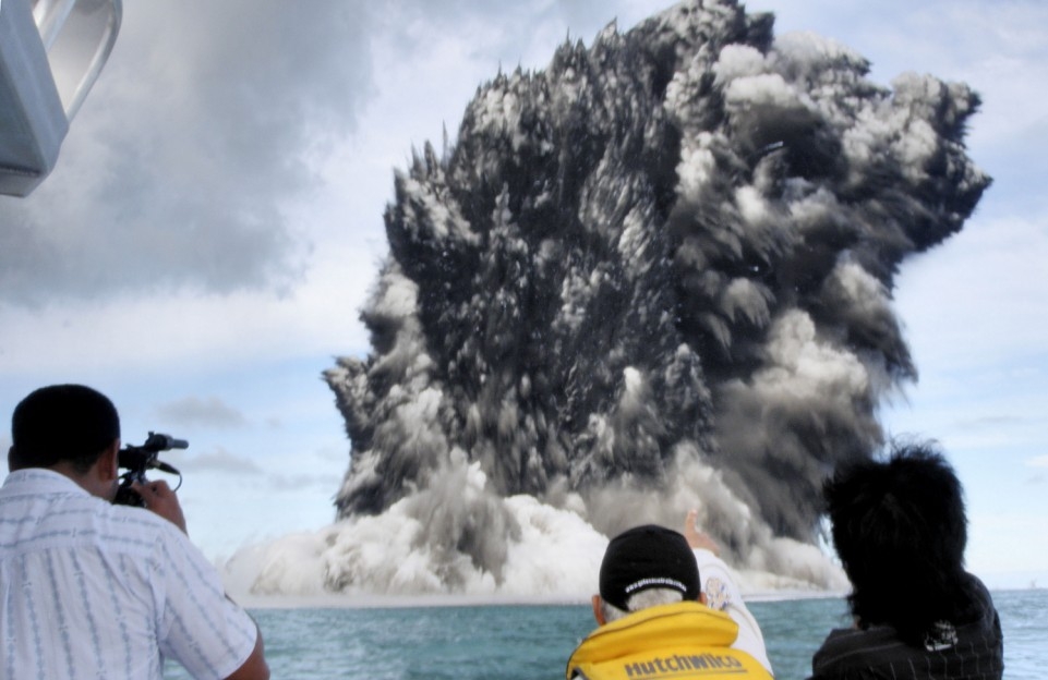 Underwater or Submarine Volcanoes, Eruption Pictures