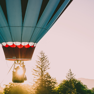 HOT AIR BALLOON