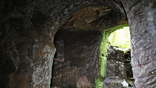 <img src="Brinksway caves near Stockport.jpeg" alt="hidden caves and bunkers around the uk">