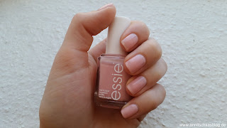 Essie - Madmoiselle - elegnat manükiertes Ergebnis - www.annitschkasblog.de