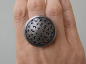 Tutorial anillo hecho con un botón. Button ring. Bague bouton.