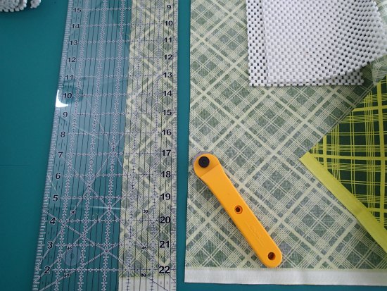 Sew a non-slip sewing machine foot pedal pad