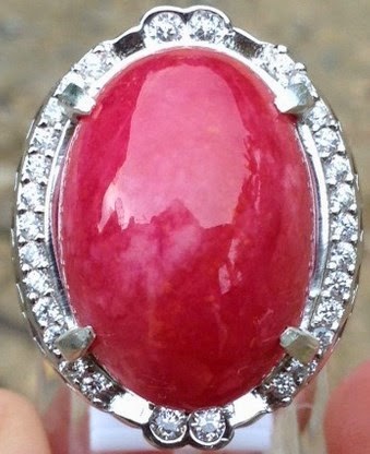 Batu akik Red Borneo Kalimantan, batu ruby merah jambu yang sedang trend di Indonesia